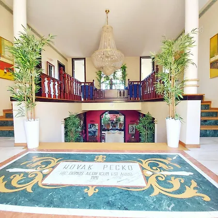 Red Clay Club Aparthotel