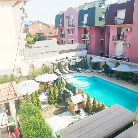 Aparthotel Red Clay Club *