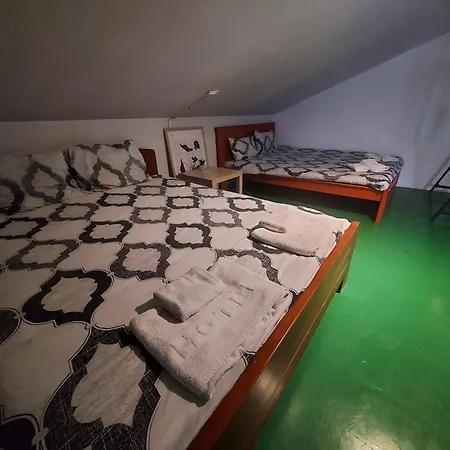 Red Clay Club * Belgrado