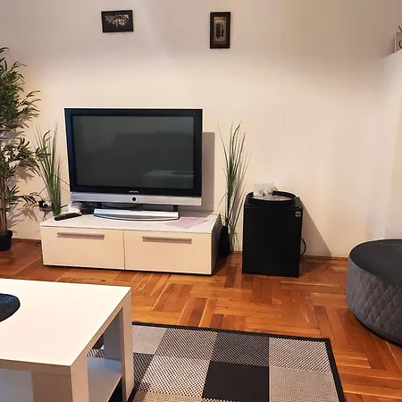 Red Clay Club * Belgrado